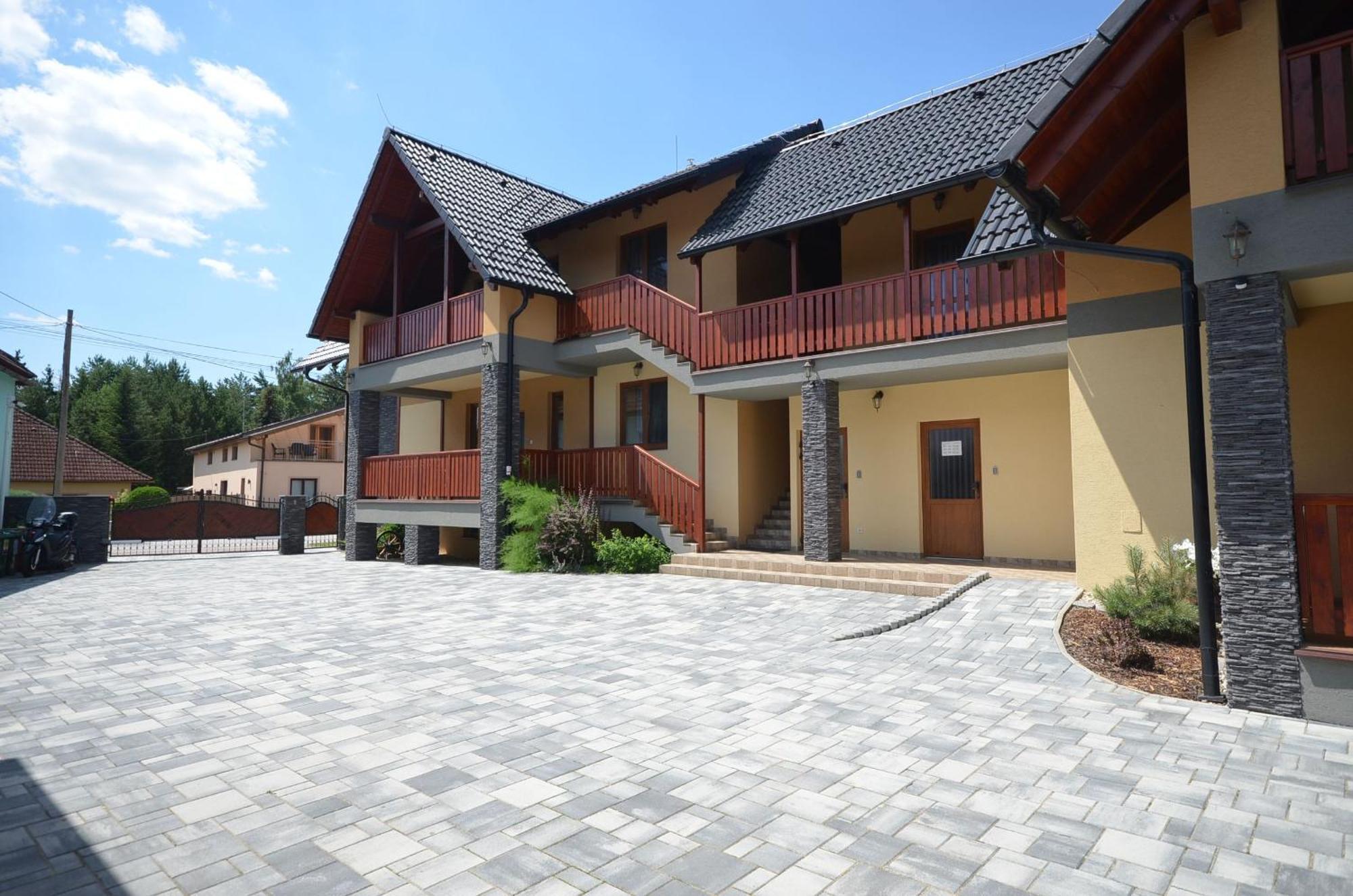 Apartmany Best I. Bešeňová Eksteriør billede